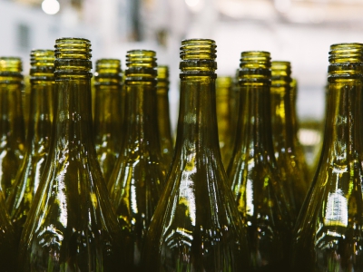 The UK glass industry is once again calling on government to support UK manufacturers against spiraling energy costs after a complete lack of action from ministers has left businesses fighting to stay afloat. 