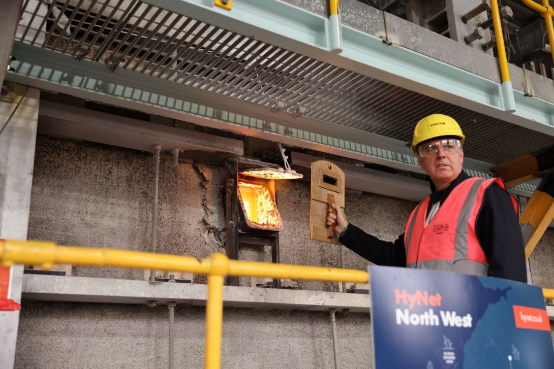 Liverpool Metro Mayor Steve Rotheram visiting the Pilkington UK site